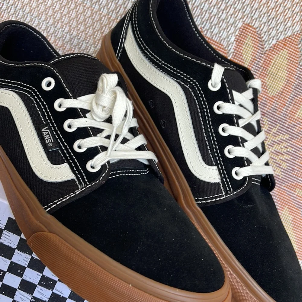 Vans Men’s Chukka Low Sid
Black/Gum
VN0A5KQZB9M Snickers - Picture 8 of 16
